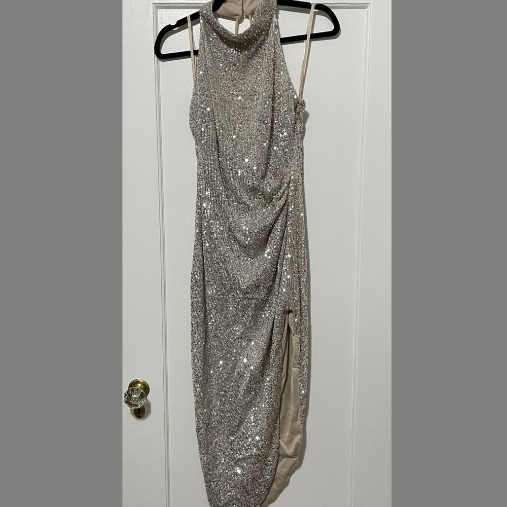 Alexia Admor June Sequin Halter Neck Cocktail Dress